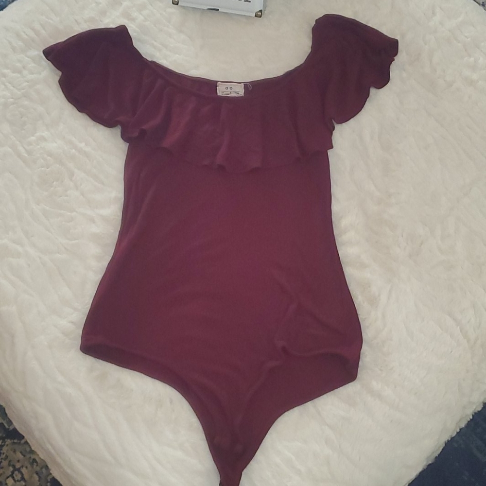 Off the shoulder ruffle body suit